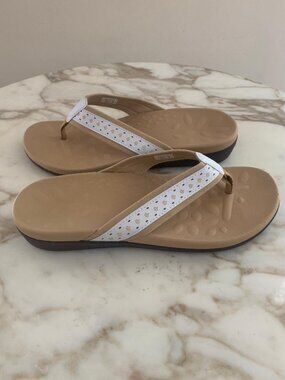 MEGNYA Womens Ortho Flip Flops, Plantar Fasciitis Sandals - NWOT